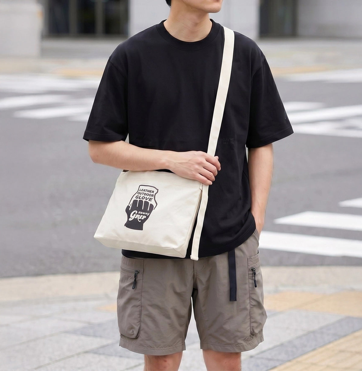 【GSUB-167】 GLOVE LOGO SACOCHE