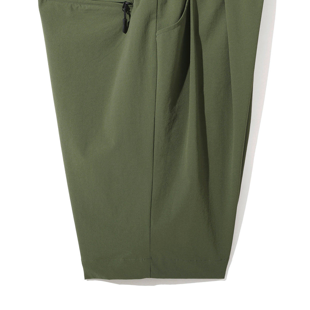 【GSUS-156】 ADVENTURE SHORTS