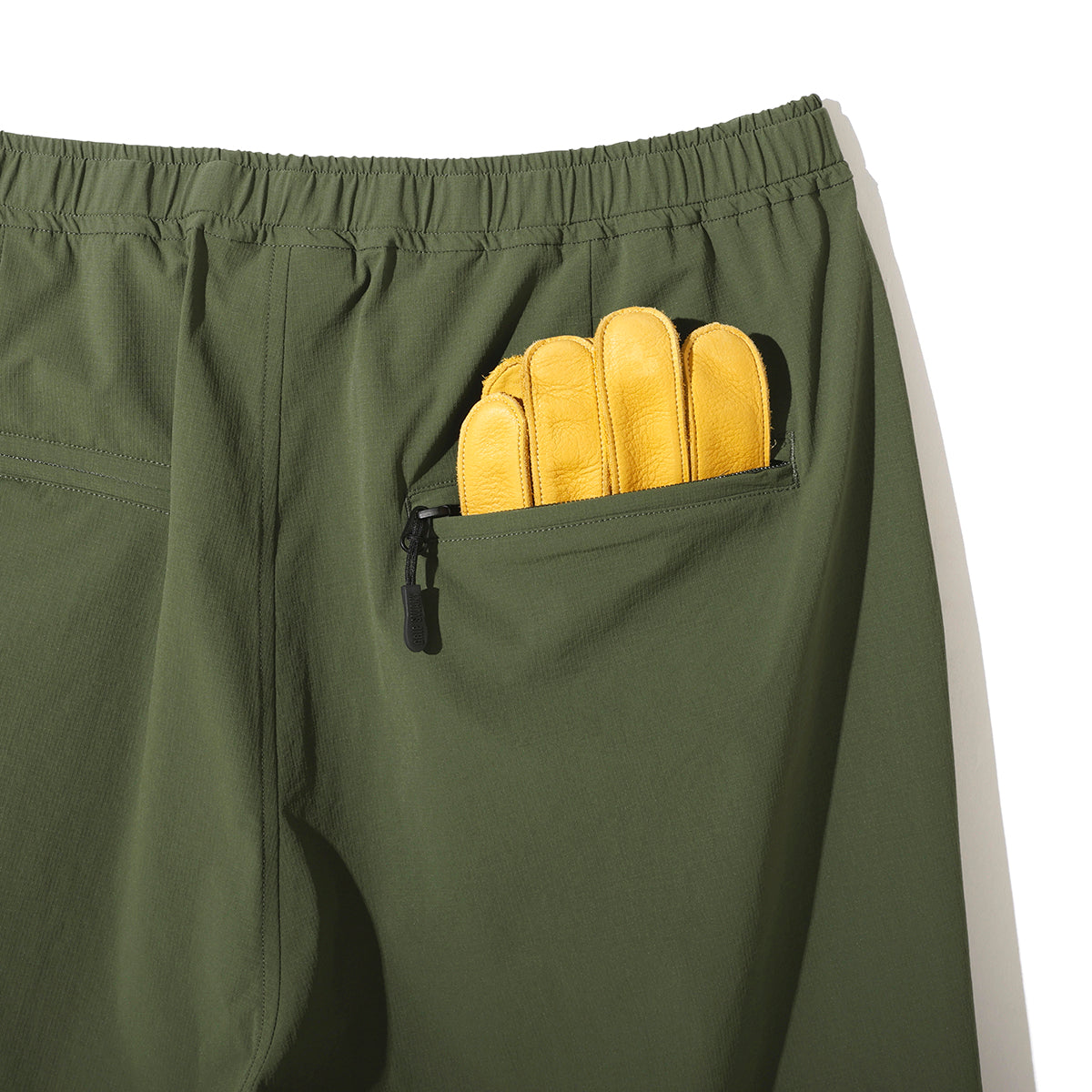 【GSUS-156】 ADVENTURE SHORTS